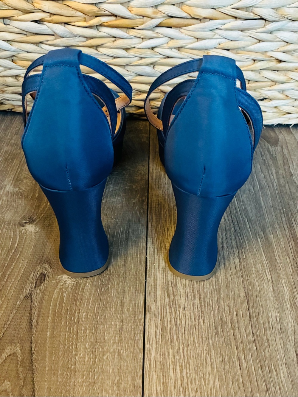 🎁 Chinese Laundry Navy Bow Ankle-Strap Platform Heels Size 7 NIB - Picture 5 of 16